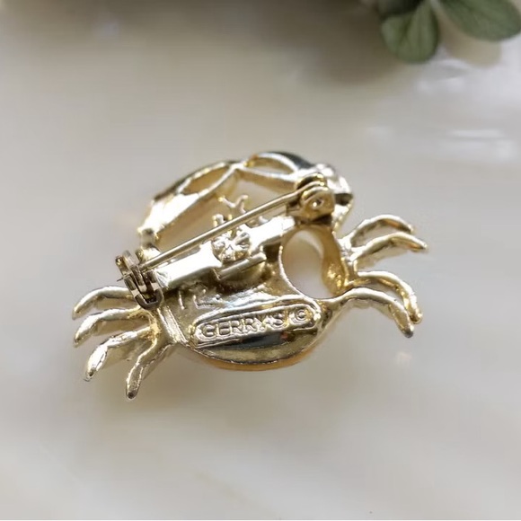 Gerry’s Vintage 90s Gold and Silver Crab Brooch - Picture 8 of 8